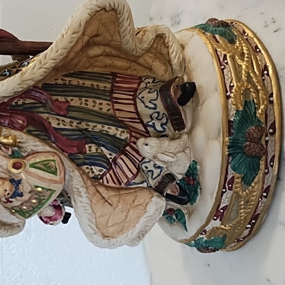 Vintage Musical Porcelain Santa with Bunnies Plays I wish you a Merry Christmas - Picture 5 of 16